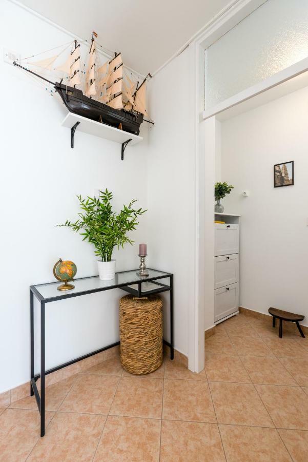 Apartment Romana With A Spacious Terrace Split Eksteriør bilde